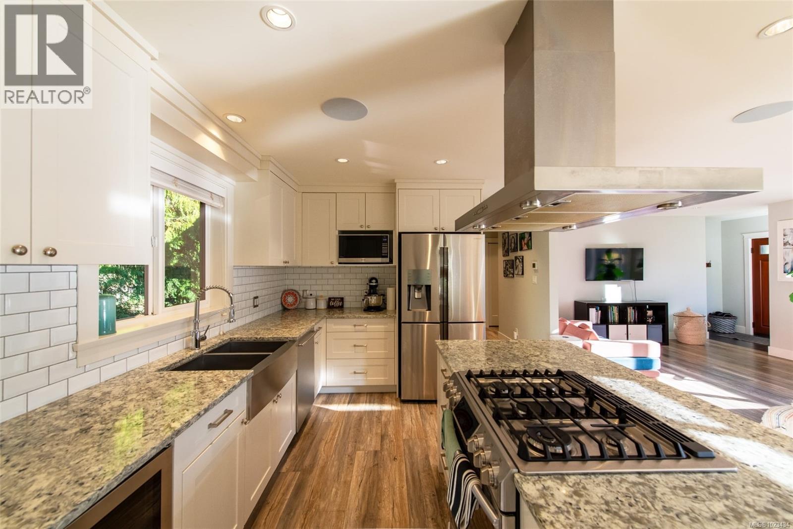 2511 Duncan Pl, Langford, British Columbia  V9B 3P2 - Photo 3 - 1023434