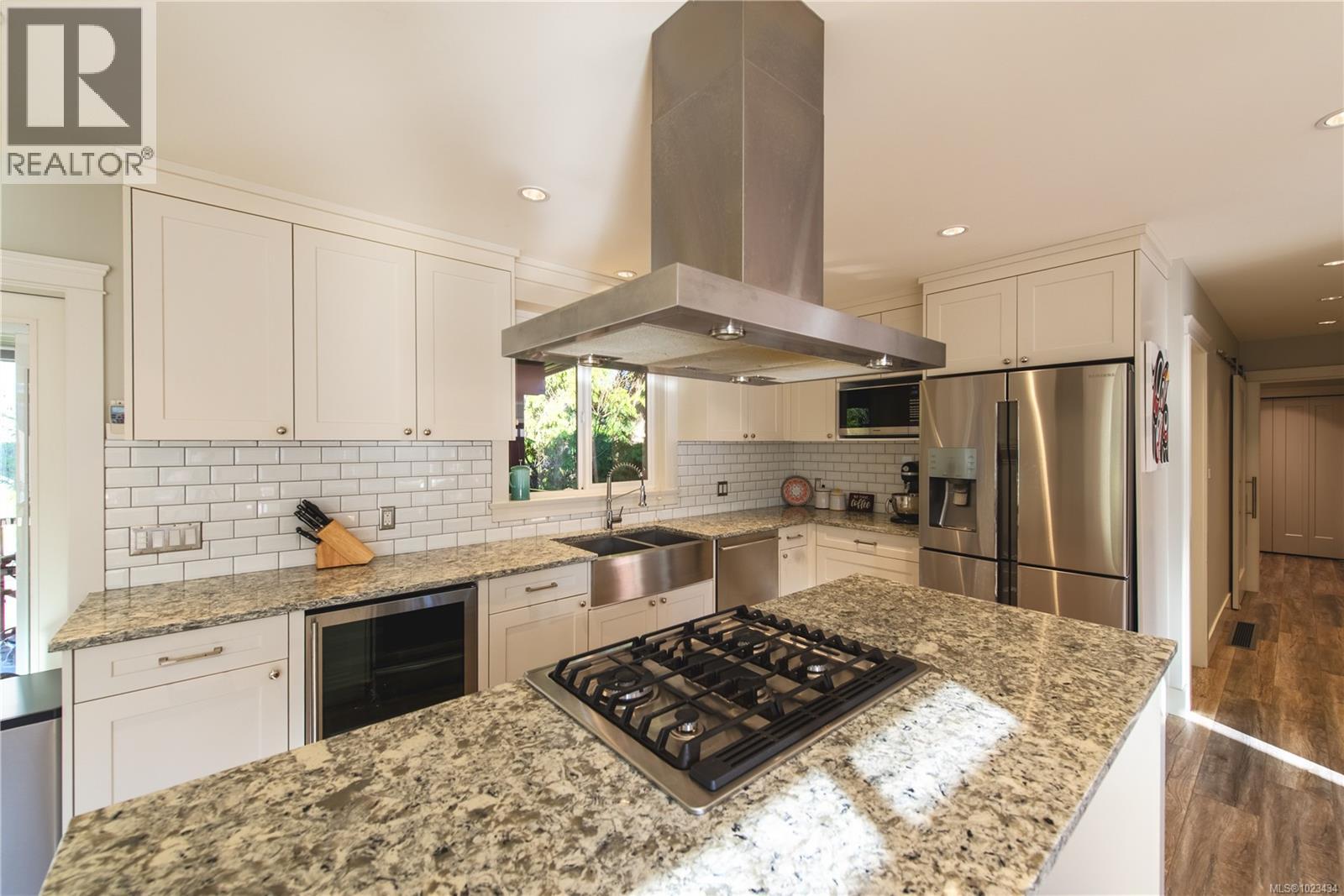 2511 Duncan Pl, Langford, British Columbia  V9B 3P2 - Photo 6 - 1023434