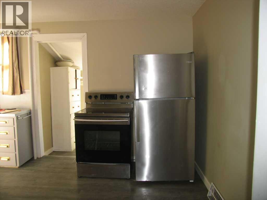 807 The Broadway Street, Standard, Alberta  T0J 3G0 - Photo 11 - A2268886