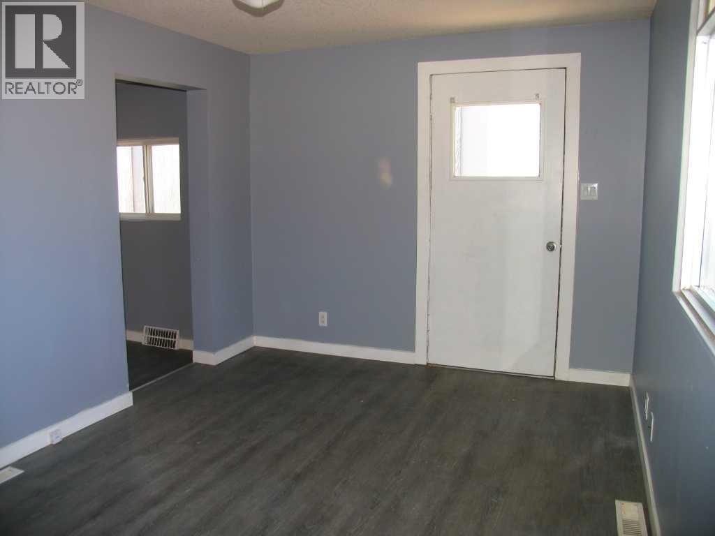 807 The Broadway Street, Standard, Alberta  T0J 3G0 - Photo 9 - A2268886