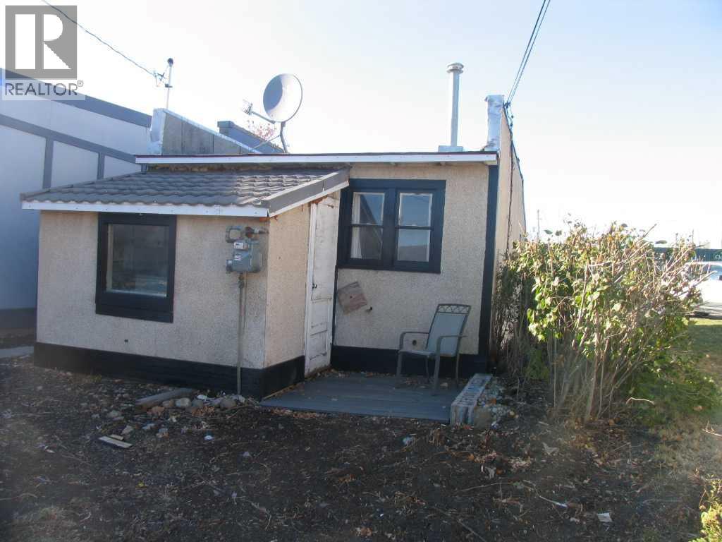 807 The Broadway Street, Standard, Alberta  T0J 3G0 - Photo 4 - A2268886