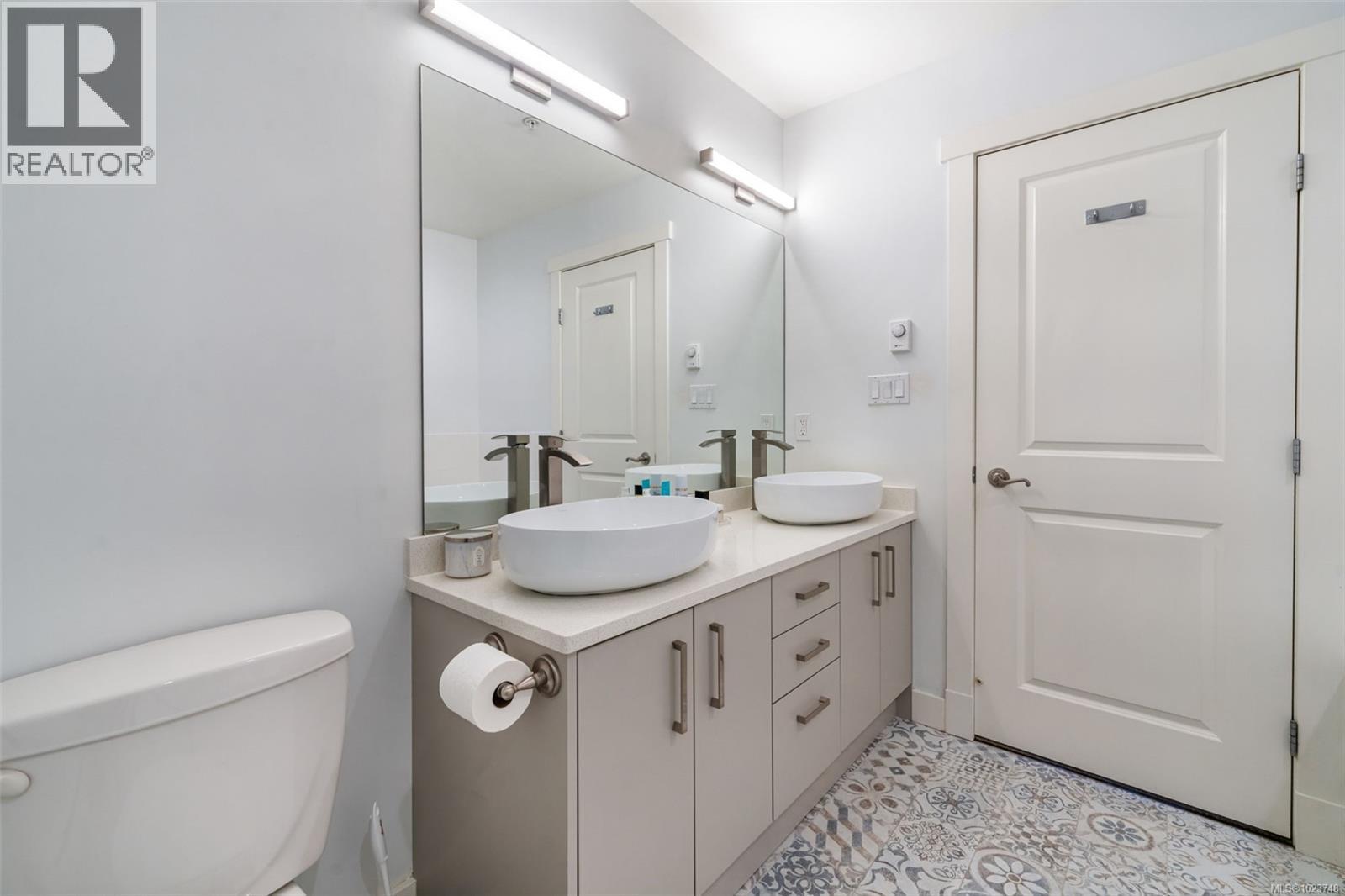 101 330 Waterfront Cres, Victoria, British Columbia  V8T 5K3 - Photo 18 - 1023748