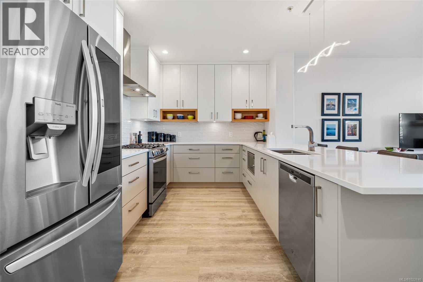 101 330 Waterfront Cres, Victoria, British Columbia  V8T 5K3 - Photo 8 - 1023748