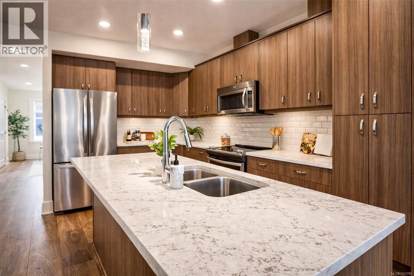 1438 Commander Crt, Langford, British Columbia  V8Z 5A3 - Photo 2 - 1023780