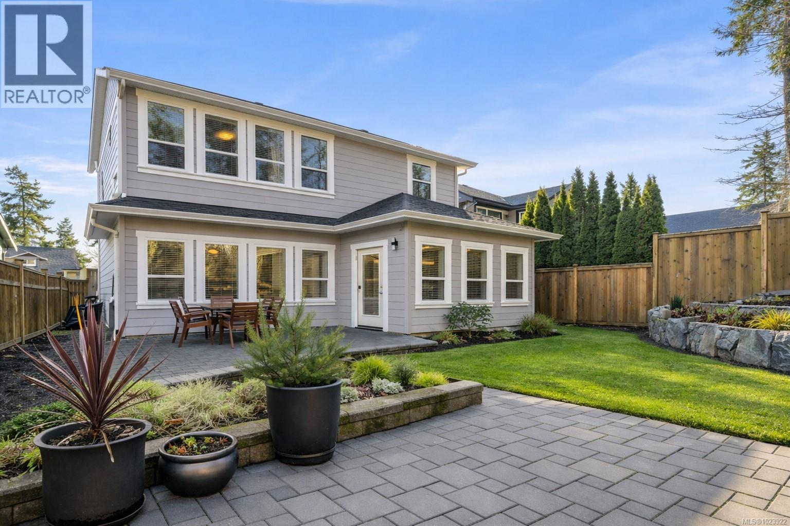 38 Degoutiere Pl, View Royal, British Columbia V9B 0H3 - Photo 10 - 1023922