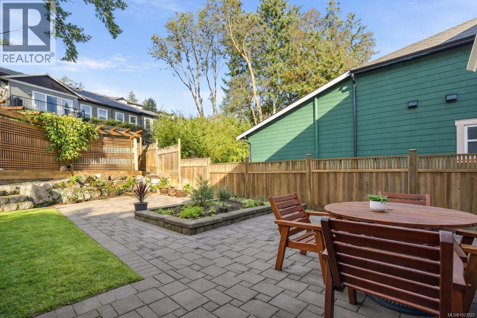 38 Degoutiere Pl, View Royal, British Columbia V9B 0H3 - Photo 11 - 1023922