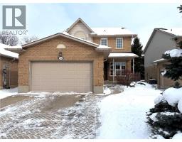 111 DUNCAIRN Crescent, Hamilton, Ontario