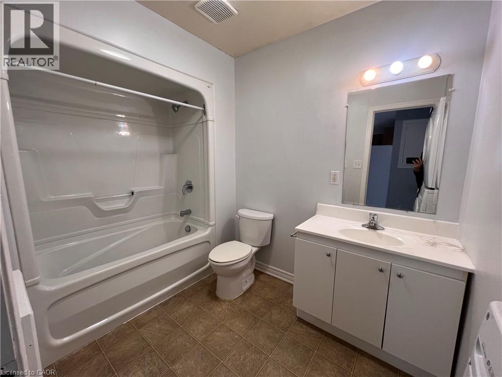 102 Kenilworth Avenue N Unit# 2, Hamilton, Ontario  L8H 4R5 - Photo 8 - 40800368