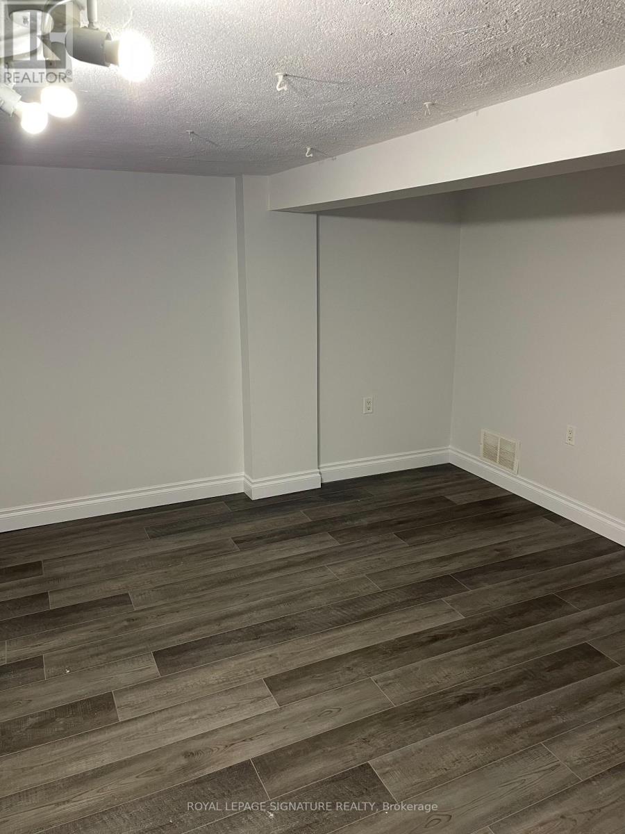 8 Thorncroft Crescent, Ajax, Ontario  L1S 2S2 - Photo 6 - E12720164