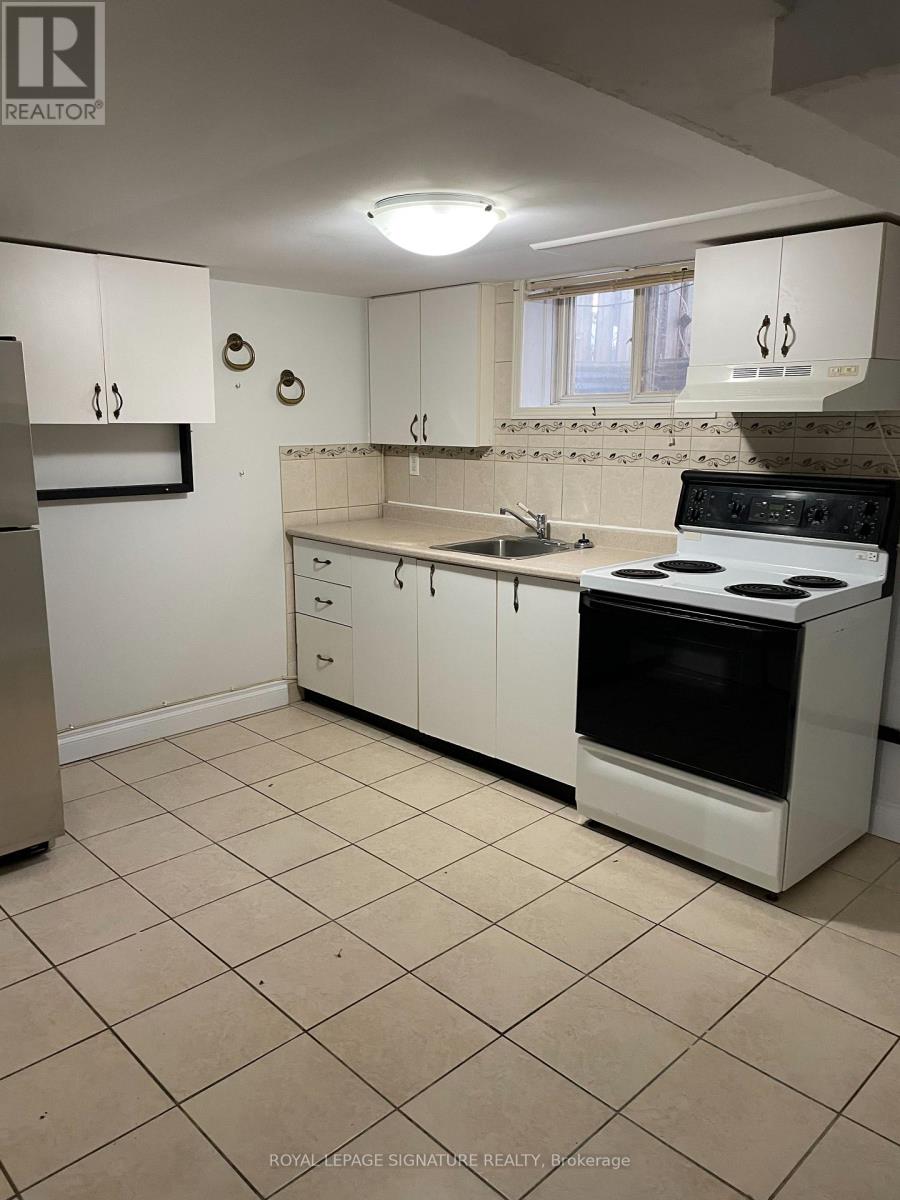 8 Thorncroft Crescent, Ajax, Ontario  L1S 2S2 - Photo 2 - E12720164