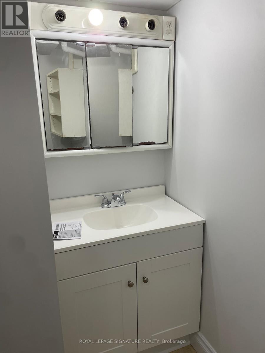 8 Thorncroft Crescent, Ajax, Ontario  L1S 2S2 - Photo 7 - E12720164