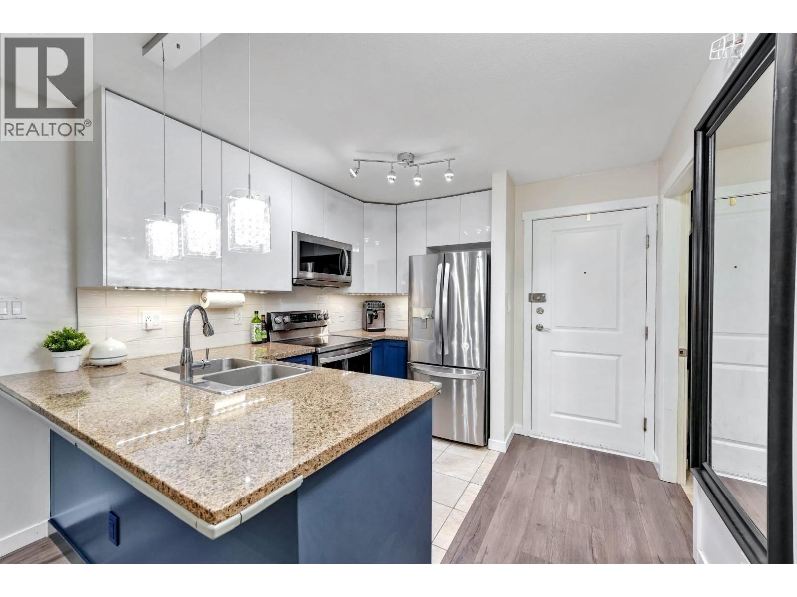 Ph6 2373 Atkins Avenue, Port Coquitlam, British Columbia  V3C 1Y7 - Photo 4 - R3073281