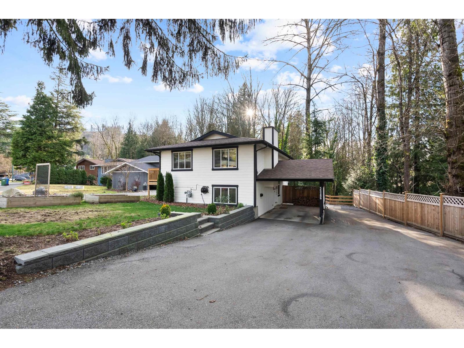 35286 Selkirk Avenue, Abbotsford, British Columbia  V2S 8L2 - Photo 2 - R3080597