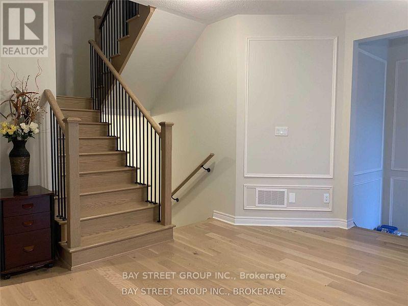 1095 Azalea Avenue, Pickering, Ontario  L1X 0G7 - Photo 10 - E12721132