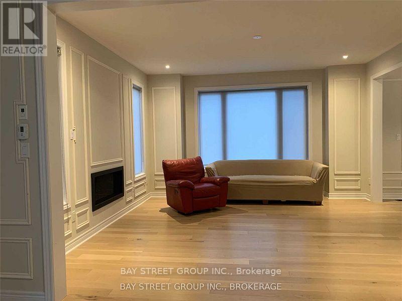 1095 Azalea Avenue, Pickering, Ontario  L1X 0G7 - Photo 4 - E12721132