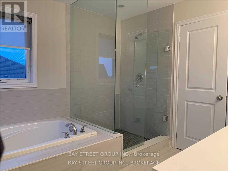 1095 Azalea Avenue, Pickering, Ontario  L1X 0G7 - Photo 8 - E12721132