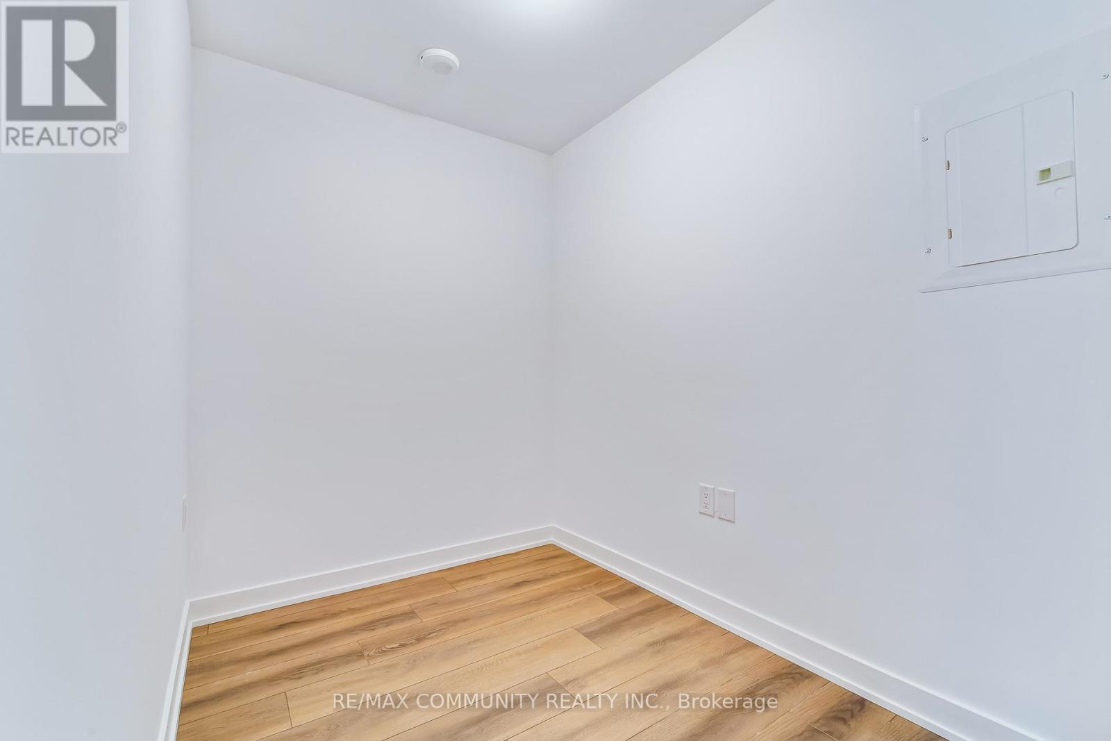 7439 Kingston Road, Toronto, Ontario  M1B 5S3 - Photo 14 - E12721138