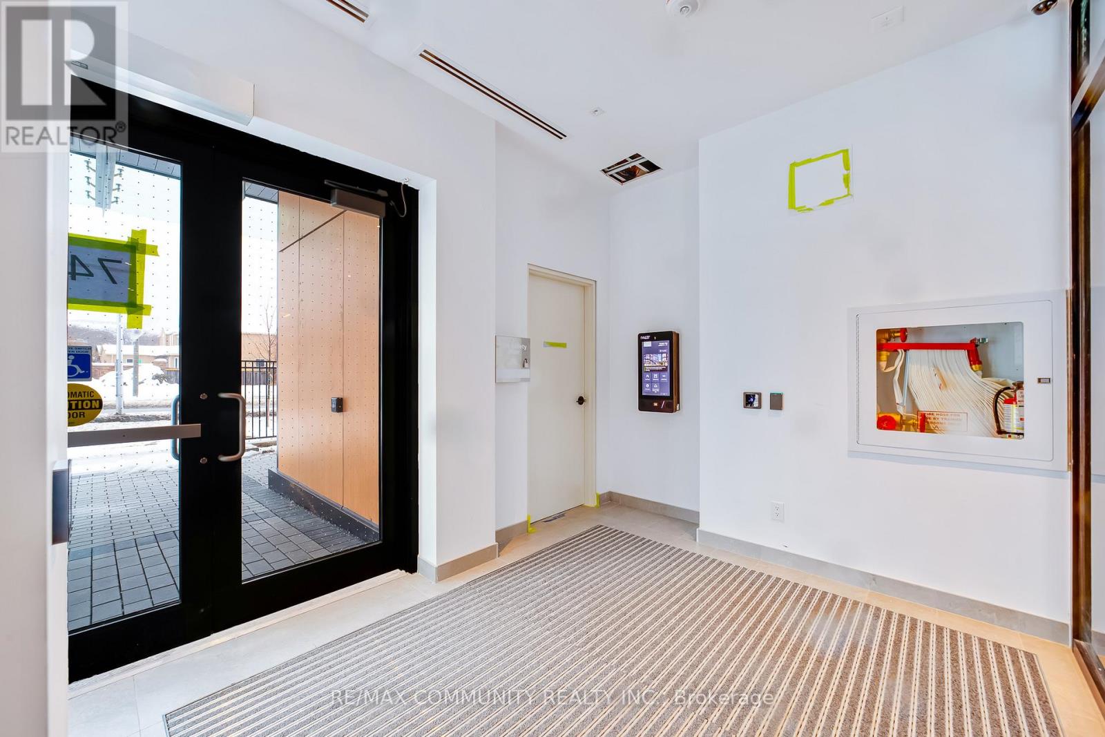 7439 Kingston Road, Toronto, Ontario  M1B 5S3 - Photo 3 - E12721138