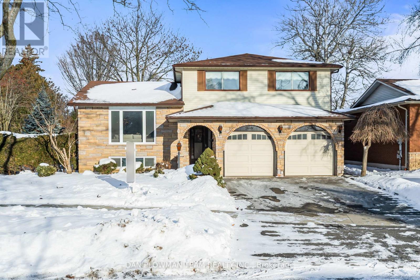 44 EVERGREEN DRIVE, Whitby, Ontario