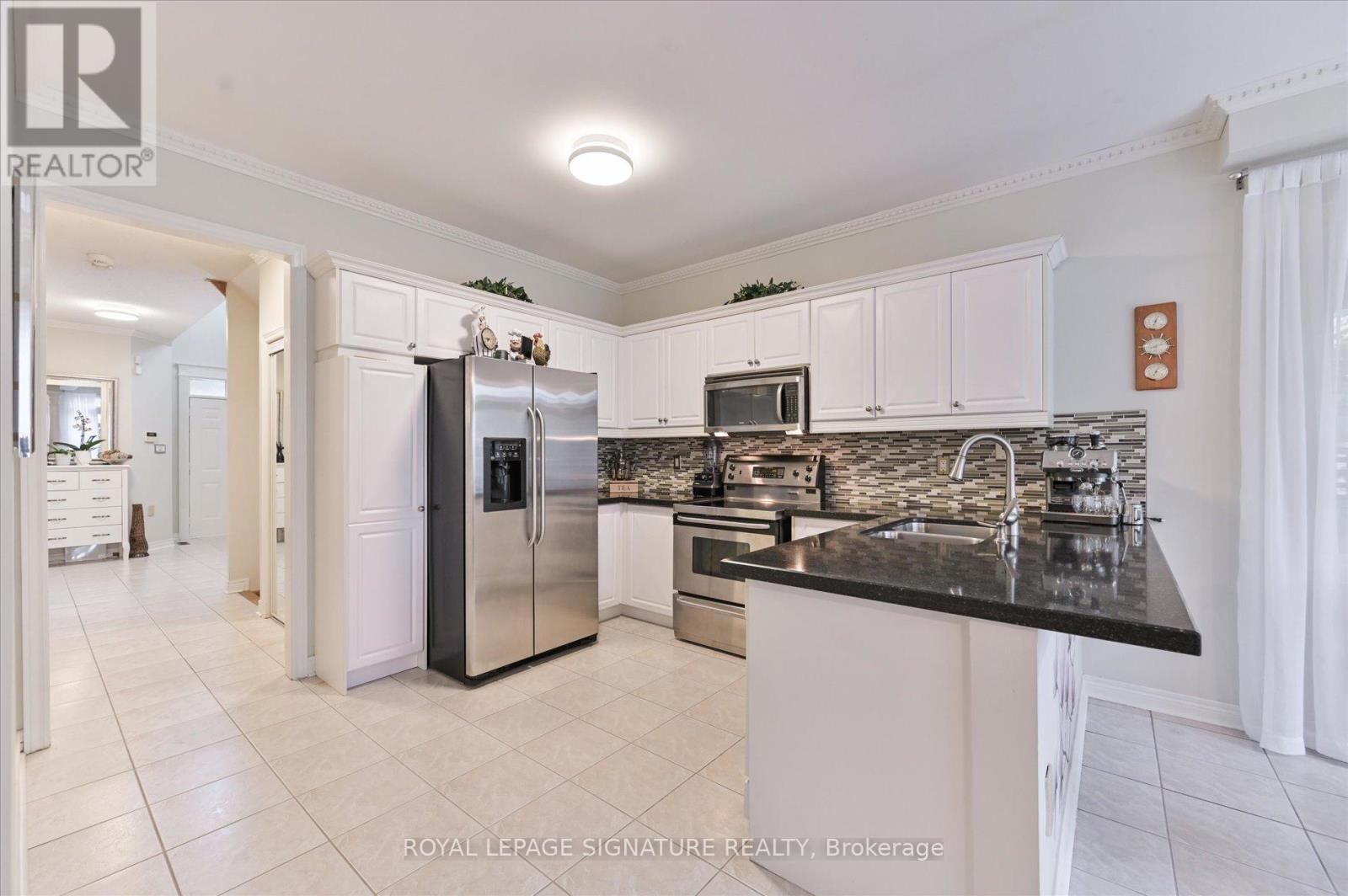 3485 Mcdowell Drive, Mississauga, Ontario  L5M 6R6 - Photo 2 - W12484764