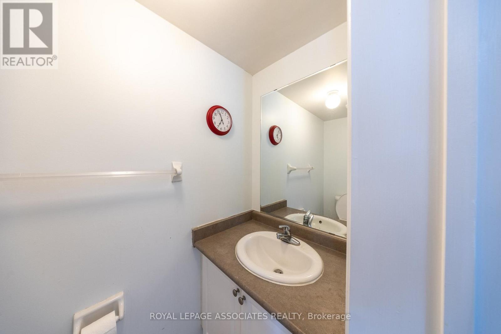 77 Andriana Crescent, Markham, Ontario  L6B 0C7 - Photo 4 - N12721106