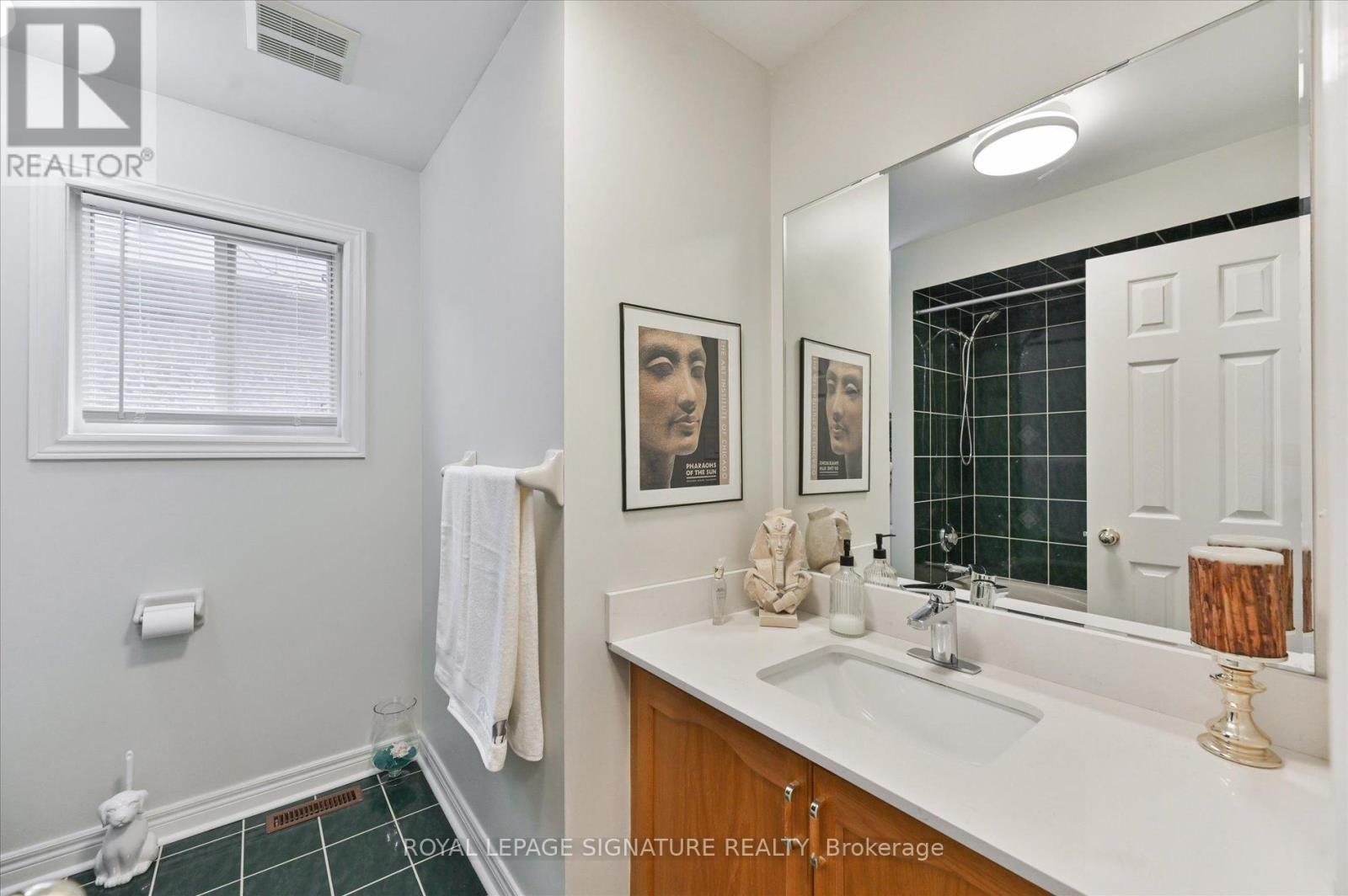 3485 Mcdowell Drive, Mississauga, Ontario  L5M 6R6 - Photo 23 - W12484764