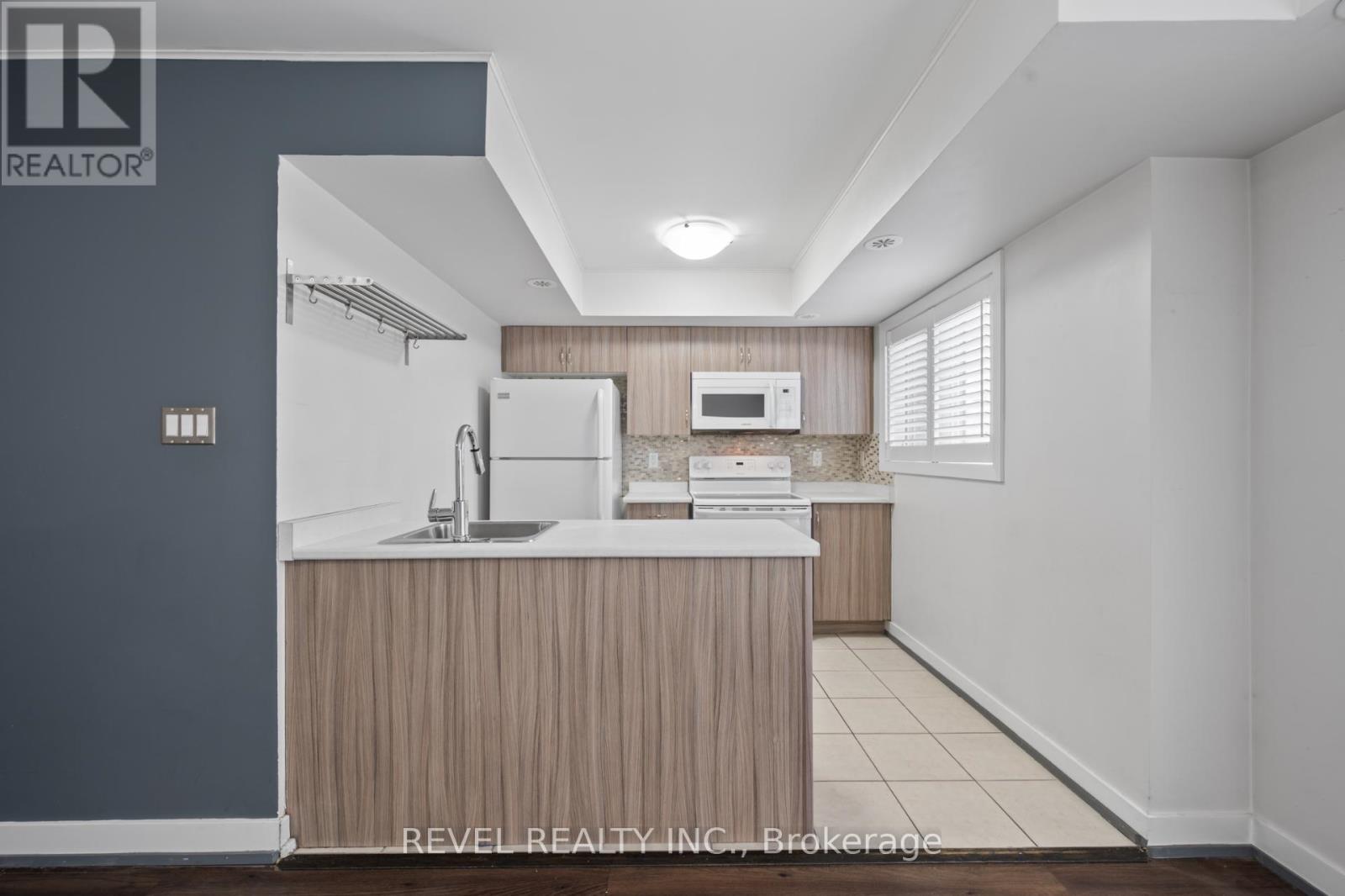 57 - 2315 Sheppard Avenue W, Toronto, Ontario  M9M 0E8 - Photo 9 - W12709784