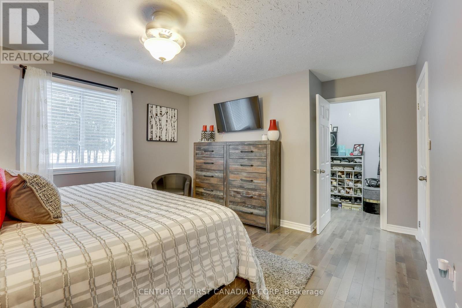 16916 Evelyn Drive, Thames Centre, Ontario  N0M 2P0 - Photo 15 - X12720328