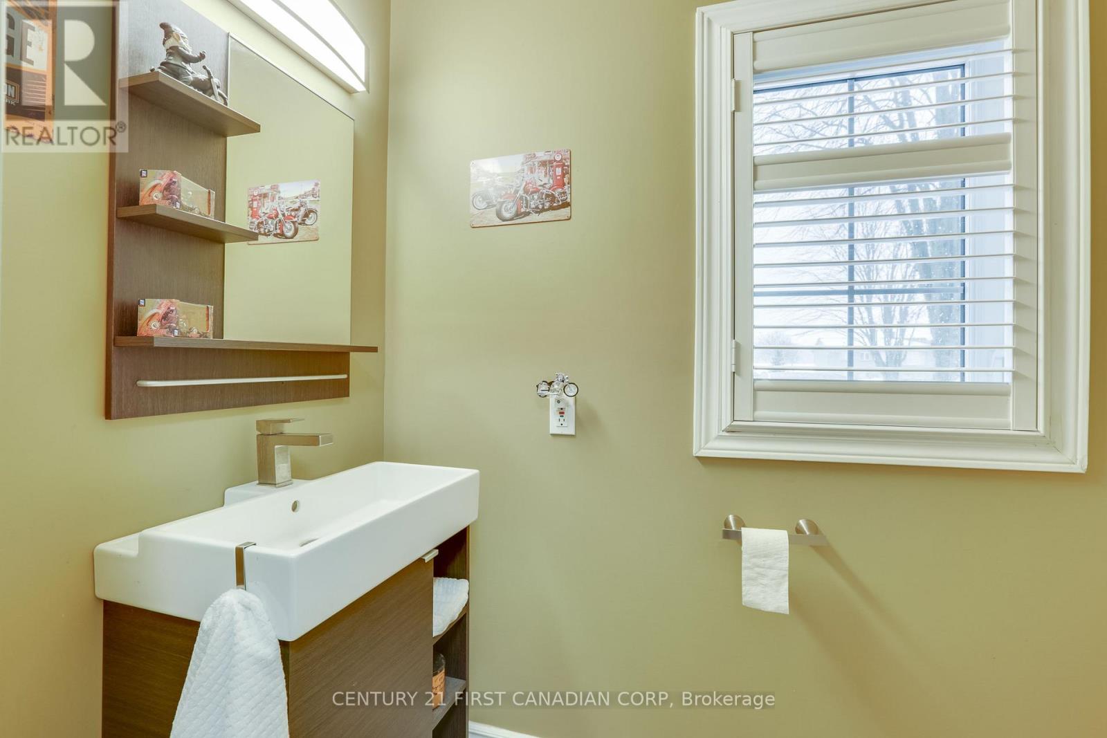 16916 Evelyn Drive, Thames Centre, Ontario  N0M 2P0 - Photo 6 - X12720328