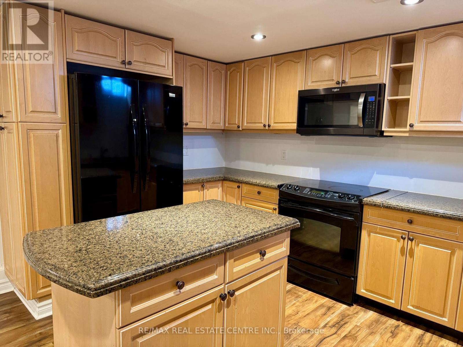 B - 429 Scott Drive, Orangeville, Ontario  L9W 4L9 - Photo 3 - W12721112