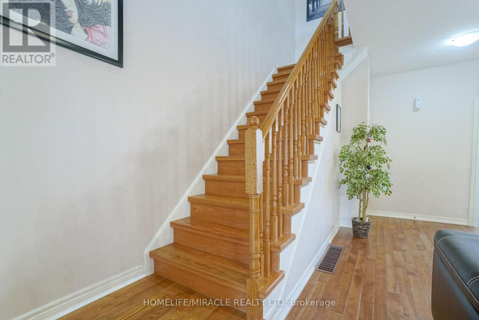 824 Khan Crescent, Mississauga, Ontario  L5V 2R2 - Photo 18 - W12721156