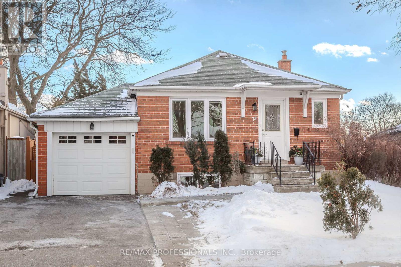 79 EDGECROFT ROAD, Toronto, Ontario