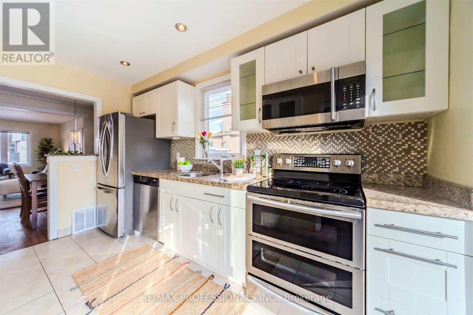 79 Edgecroft Road, Toronto, Ontario  M8Z 2C1 - Photo 11 - W12721184