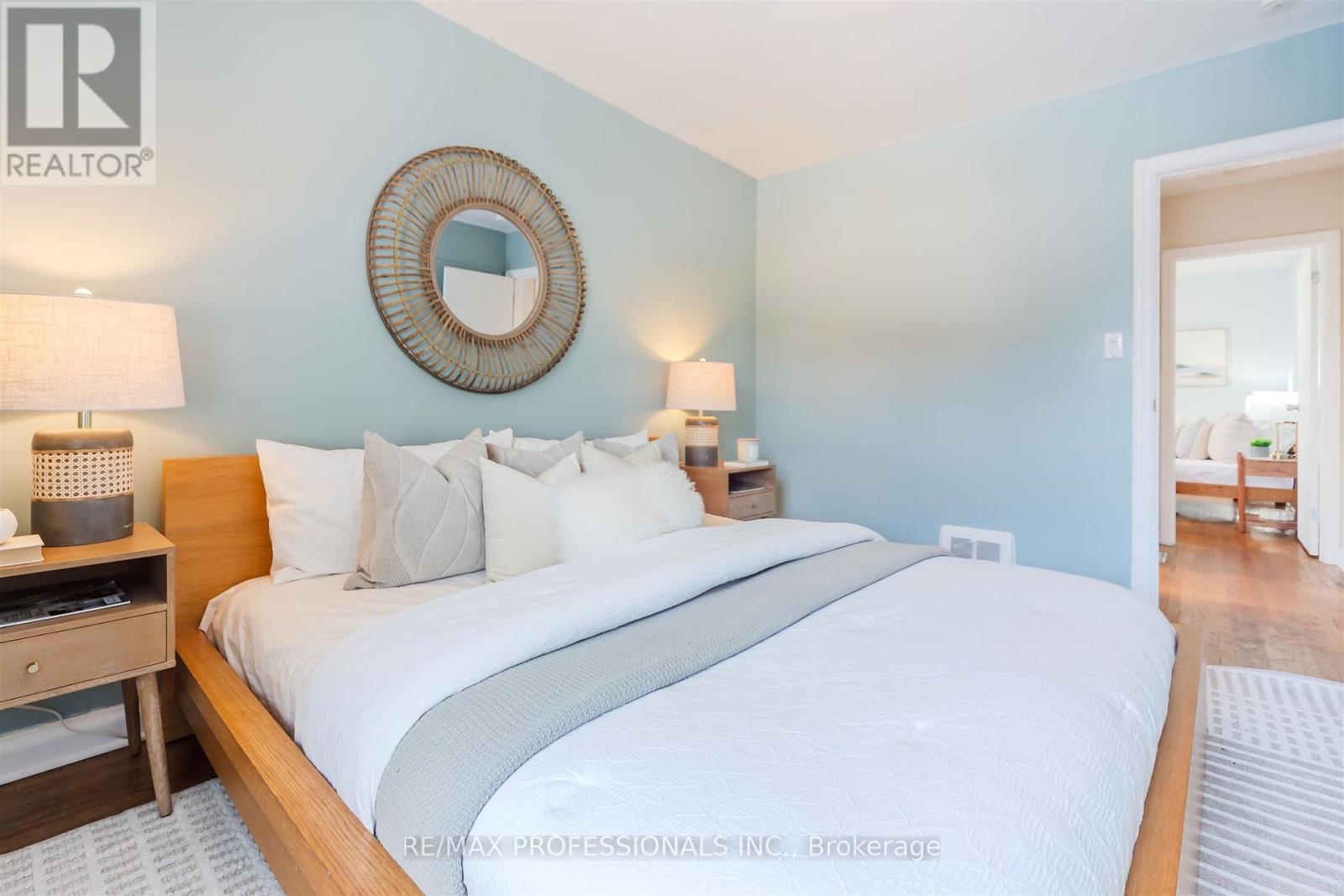 79 Edgecroft Road, Toronto, Ontario  M8Z 2C1 - Photo 17 - W12721184