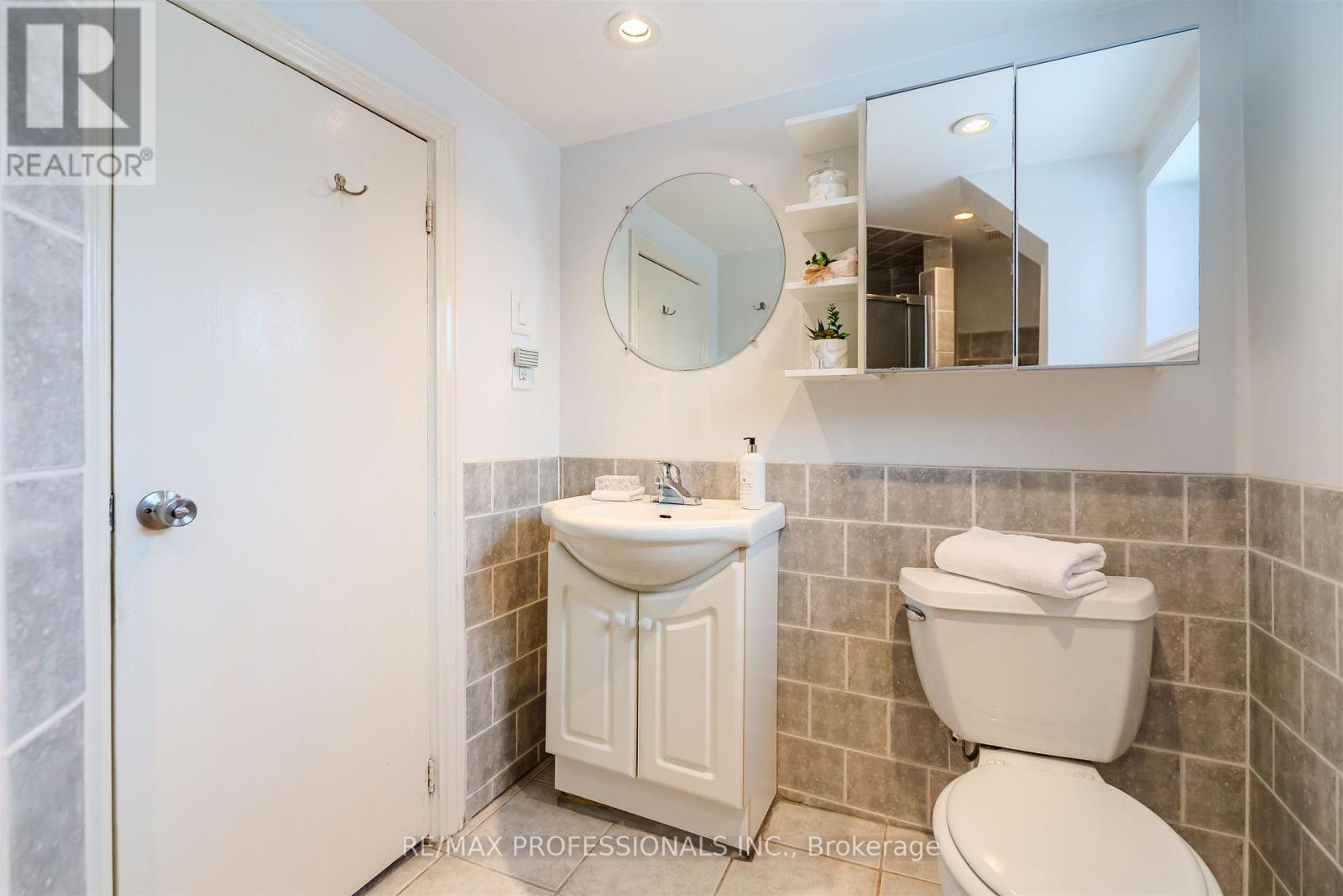 79 Edgecroft Road, Toronto, Ontario  M8Z 2C1 - Photo 29 - W12721184