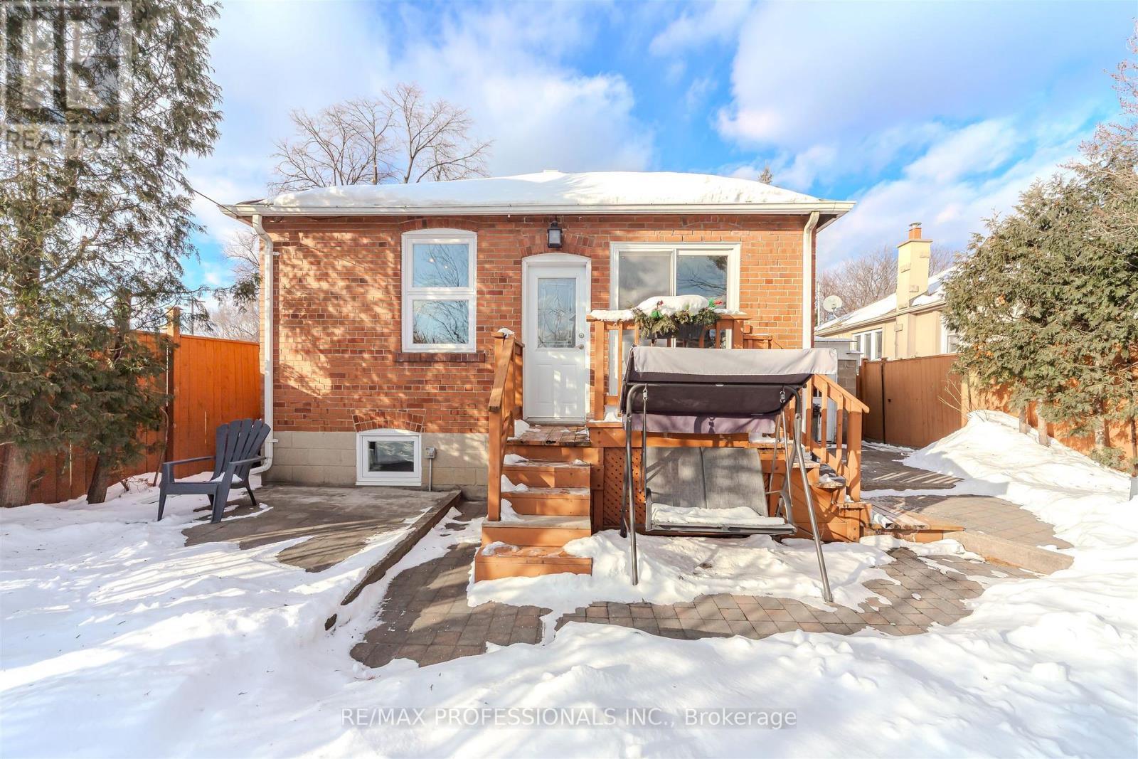 79 Edgecroft Road, Toronto, Ontario  M8Z 2C1 - Photo 30 - W12721184
