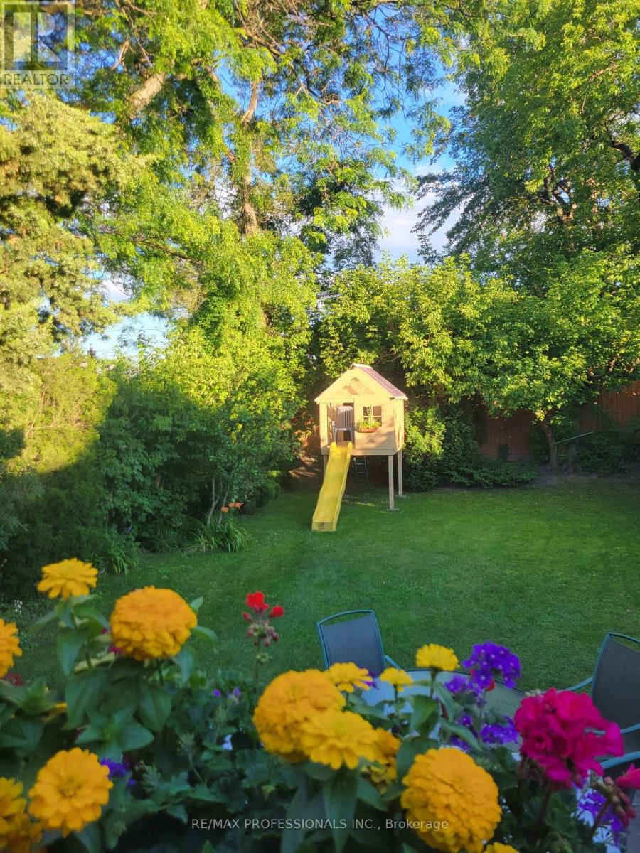 79 Edgecroft Road, Toronto, Ontario  M8Z 2C1 - Photo 35 - W12721184