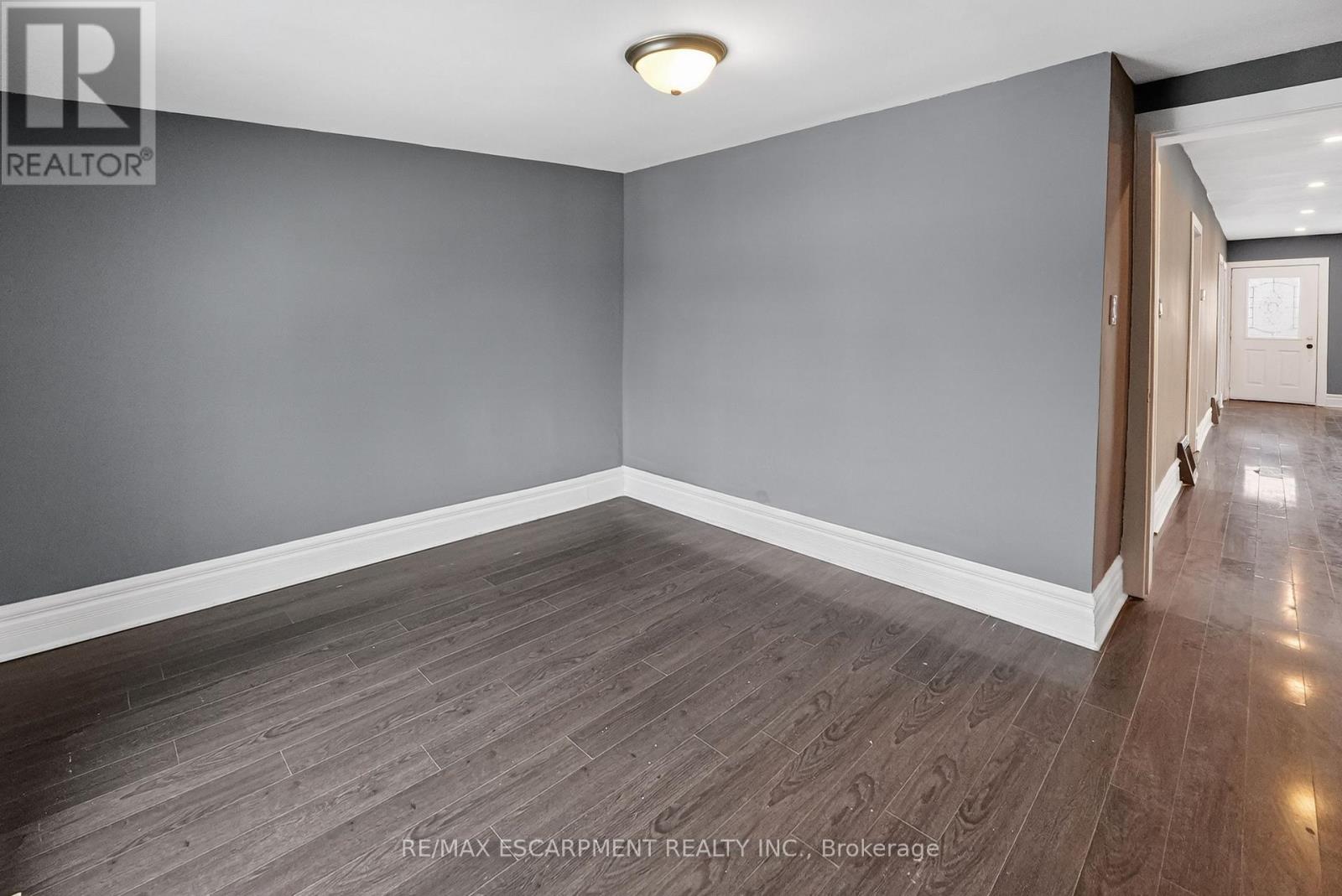 49 Allan Avenue, Hamilton, Ontario  L8H 2C8 - Photo 10 - X12721098