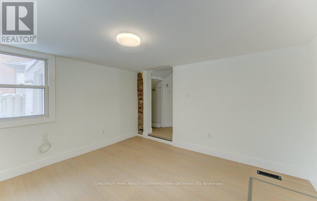 190 Lancaster Street E, Kitchener, Ontario  N2H 1N4 - Photo 17 - X12721188