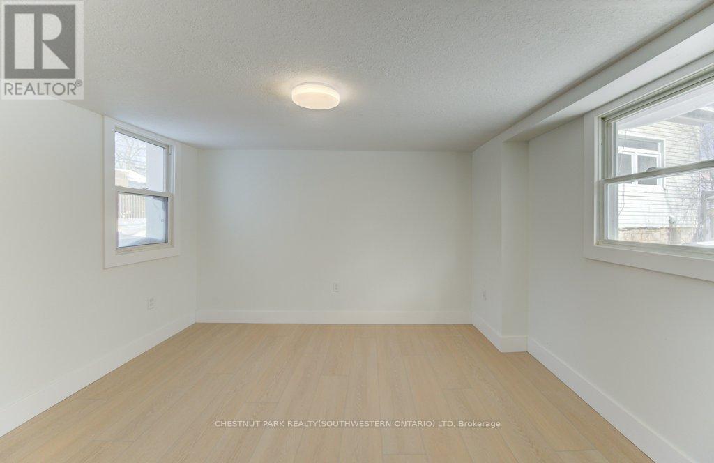 190 Lancaster Street E, Kitchener, Ontario  N2H 1N4 - Photo 18 - X12721188