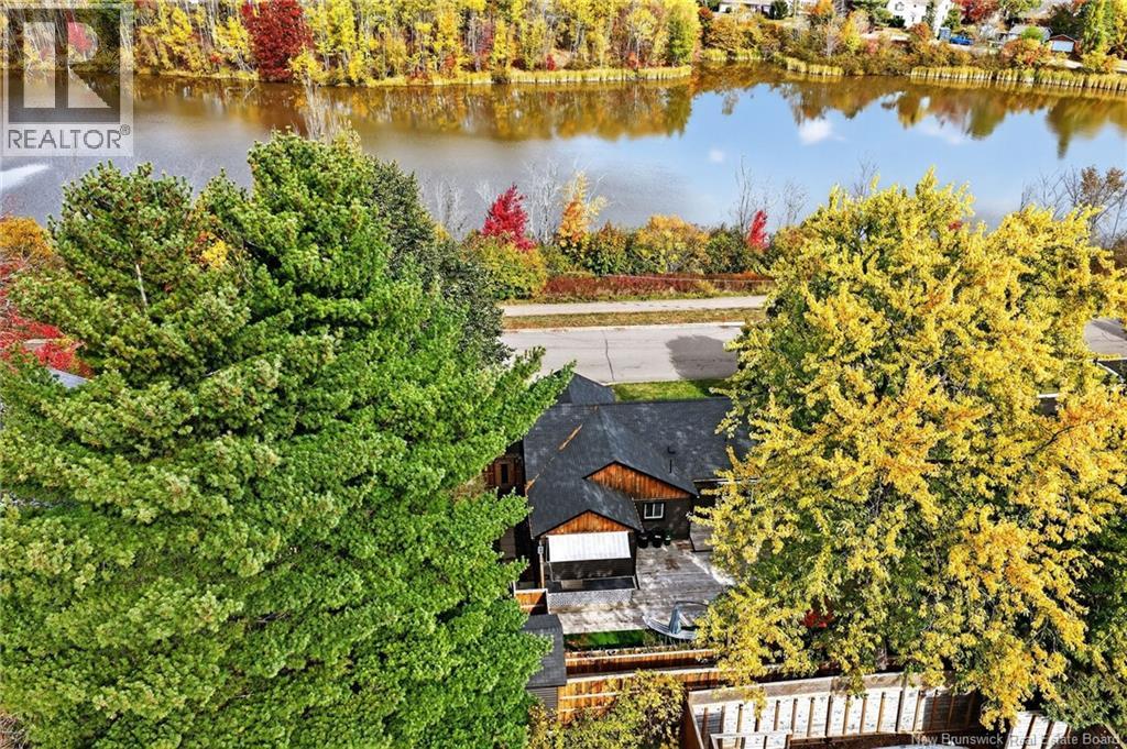 300 Westmount Boulevard, Moncton, New Brunswick  E1E 1V5 - Photo 3 - NB132384