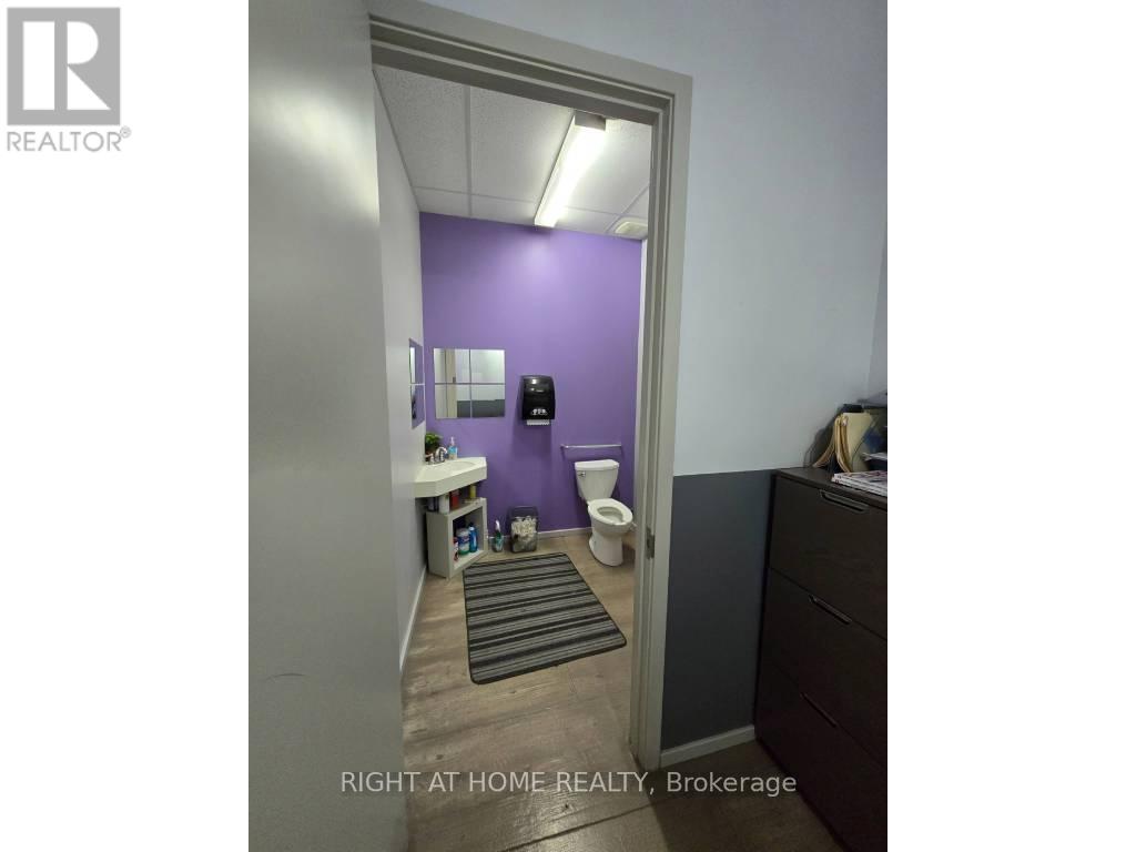 6 - 259 Queenston Road, Hamilton, Ontario  L8G 1E4 - Photo 9 - X12456526