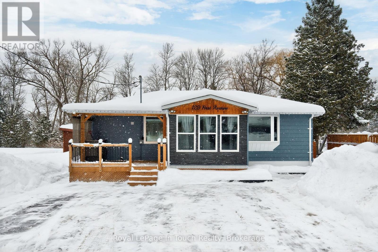 129 First Avenue, Tay, Ontario  L0K 1R0 - Photo 1 - S12721386