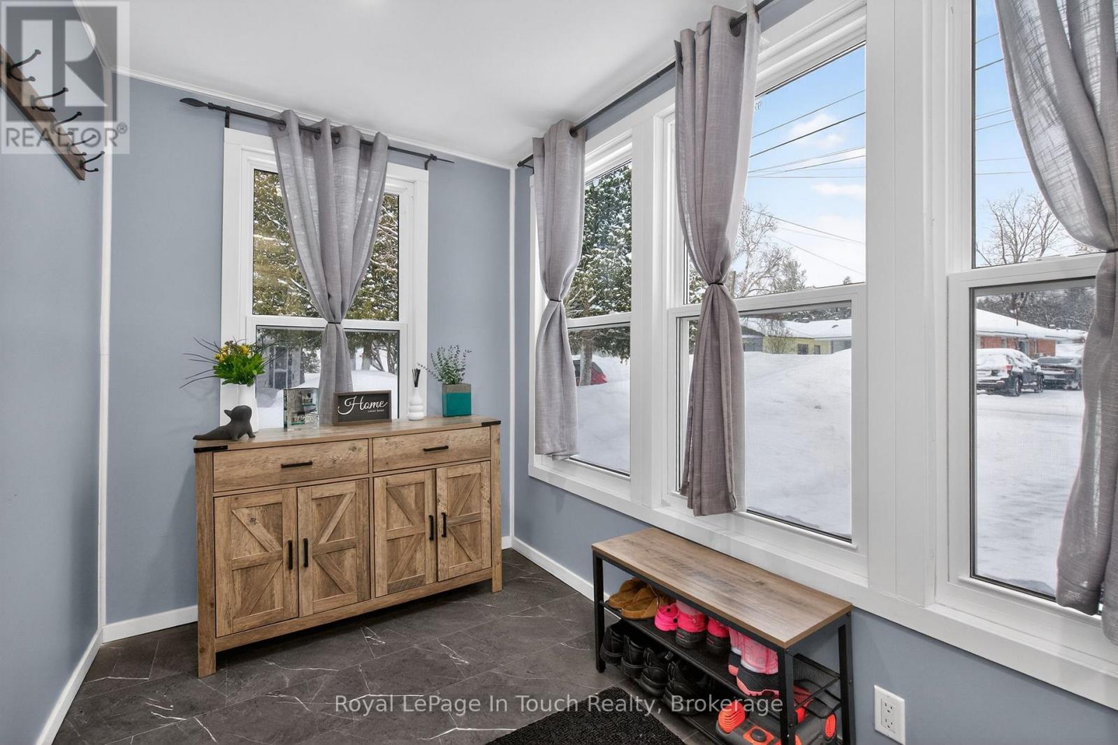 129 First Avenue, Tay, Ontario  L0K 1R0 - Photo 4 - S12721386