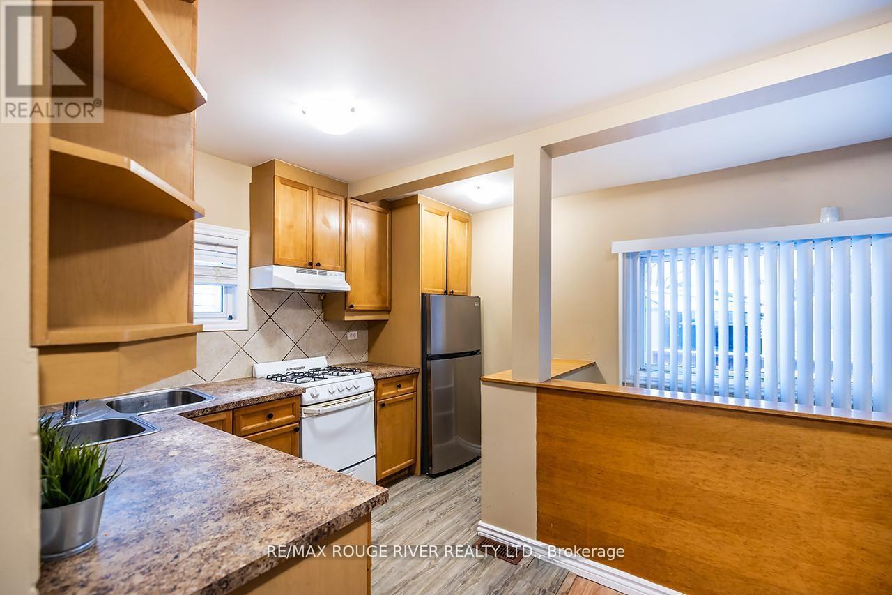 8 Birch Crescent, Ajax, Ontario  L1S 1X4 - Photo 9 - E12721276