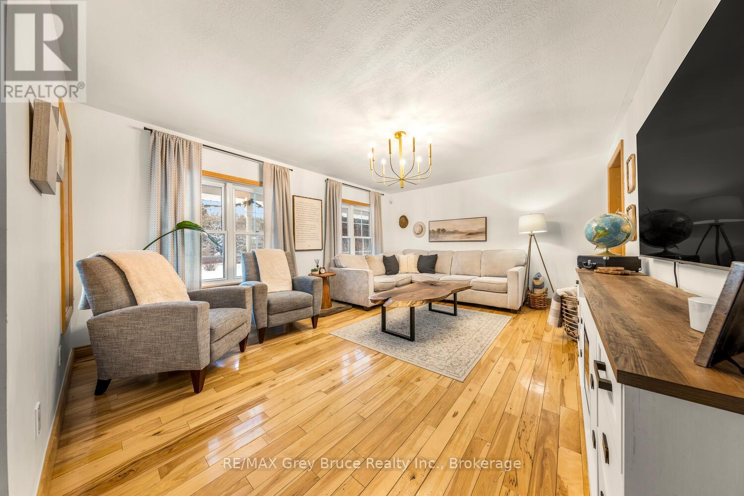 32 Sandy Pines Trail, South Bruce Peninsula, Ontario  N0H 2G0 - Photo 3 - X12721366