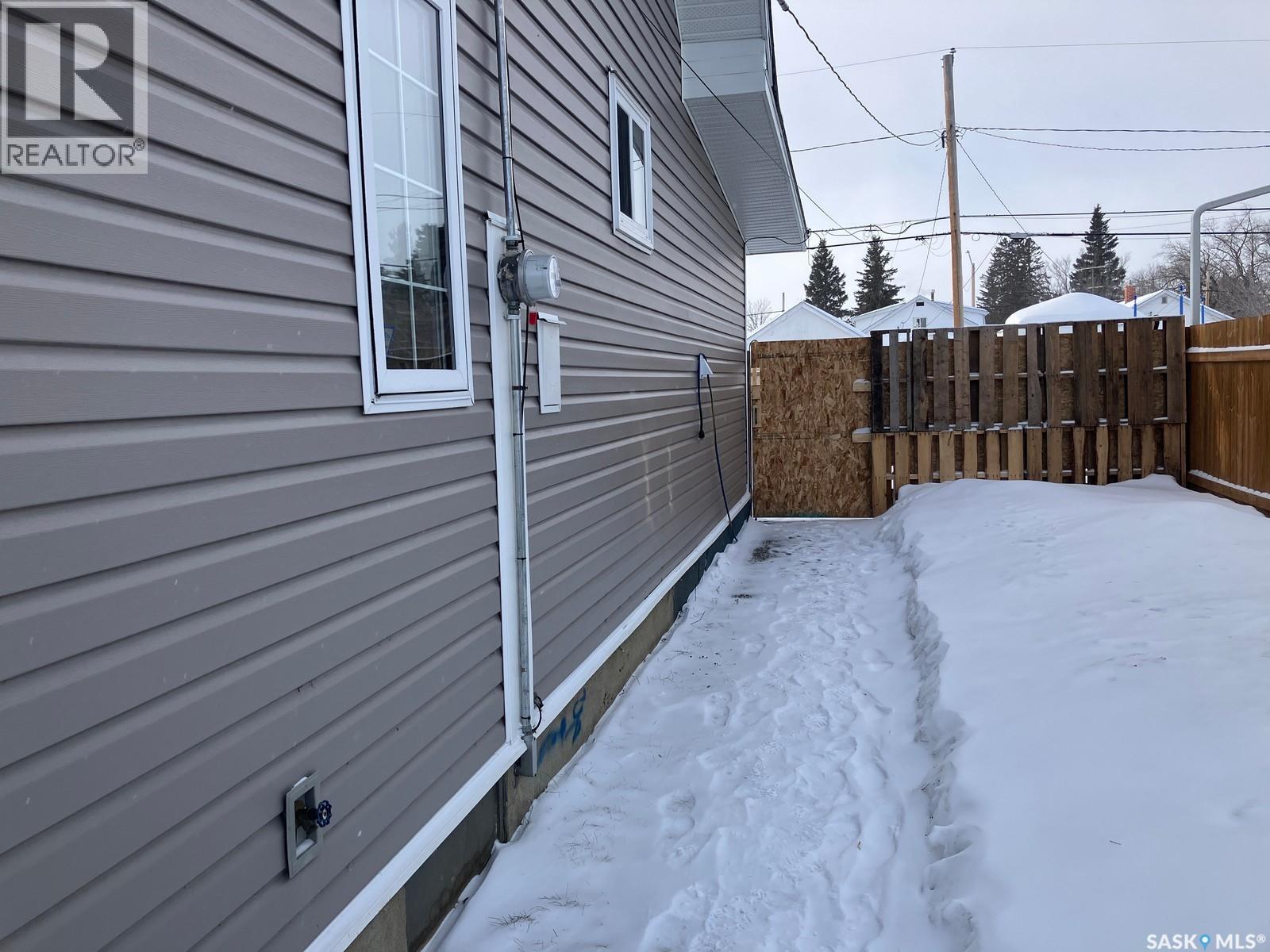 900 1st Street W, Nipawin, Saskatchewan  S0E 1E0 - Photo 3 - SK014391