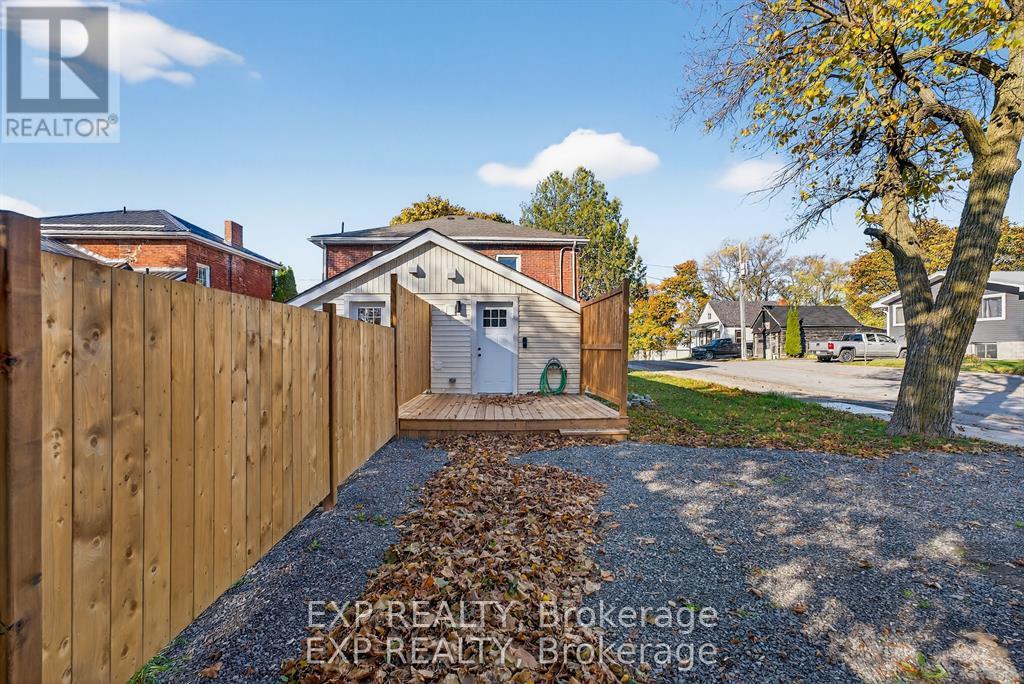 21 Railway Terrace, Belleville, Ontario  K8N 2R8 - Photo 4 - X12721222