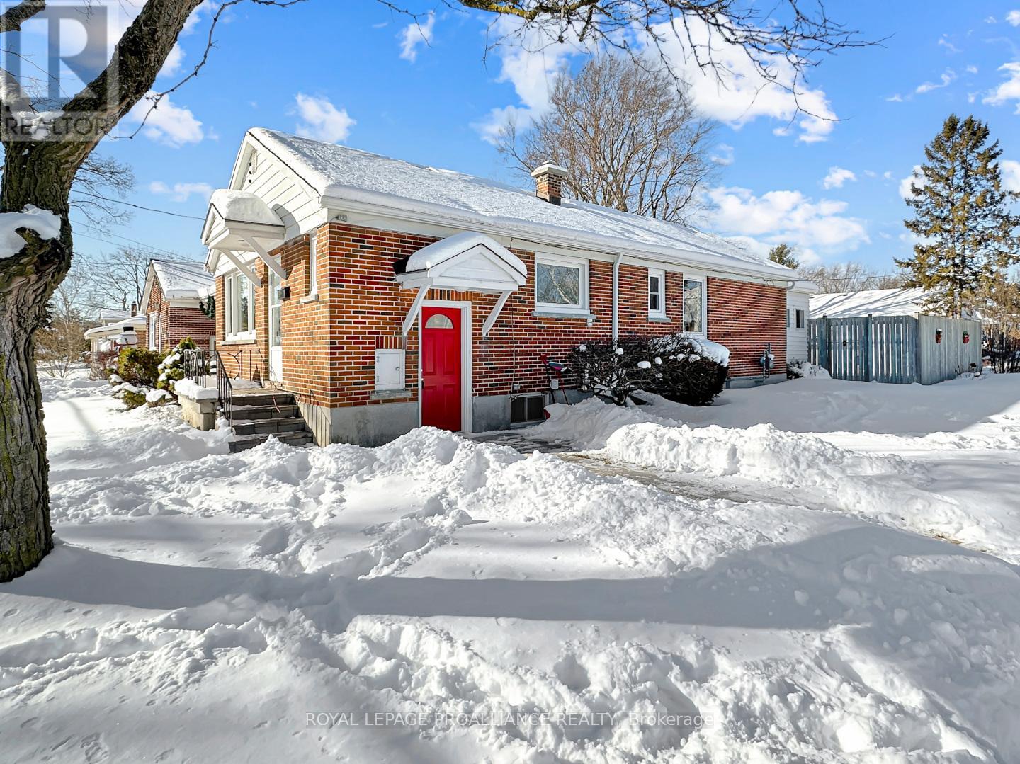 284 Victoria Avenue, Belleville, Ontario  K8N 2C7 - Photo 3 - X12721412