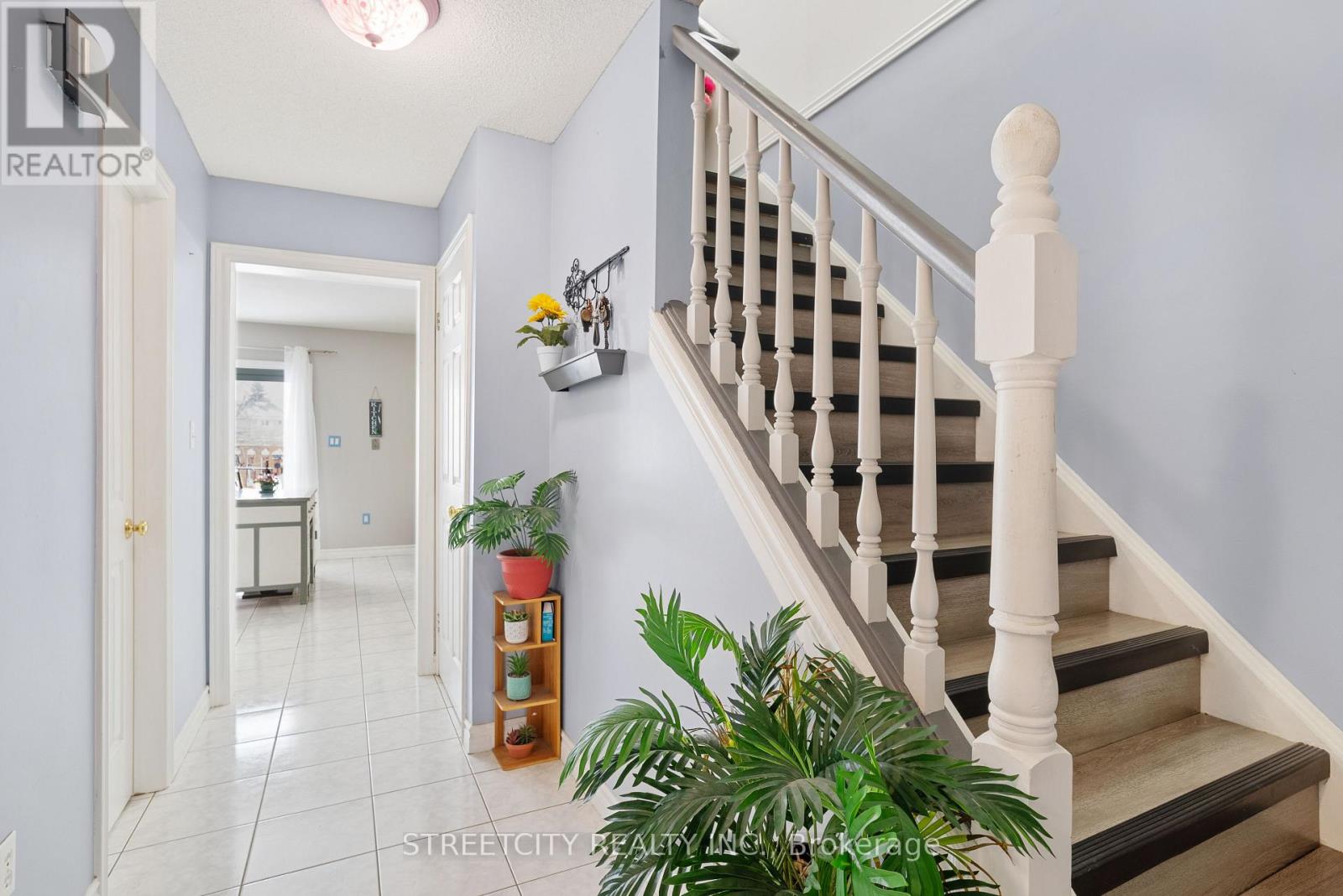 242 Colette Drive, London South, Ontario  N6E 3S8 - Photo 8 - X12721406